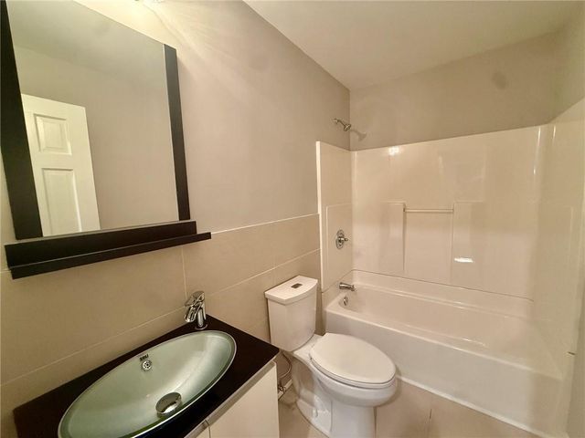 3240 Clairmont North NE, Atlanta, GA 30329