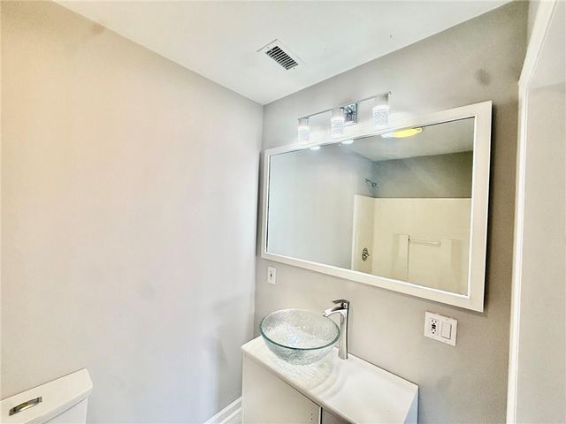 3240 Clairmont North NE, Atlanta, GA 30329