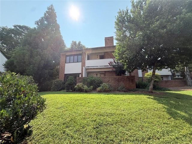 3240 Clairmont North NE, Atlanta, GA 30329