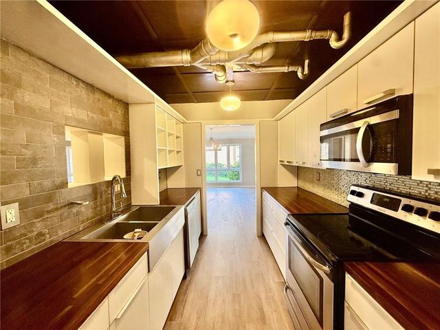 3240 Clairmont North NE, Atlanta, GA 30329