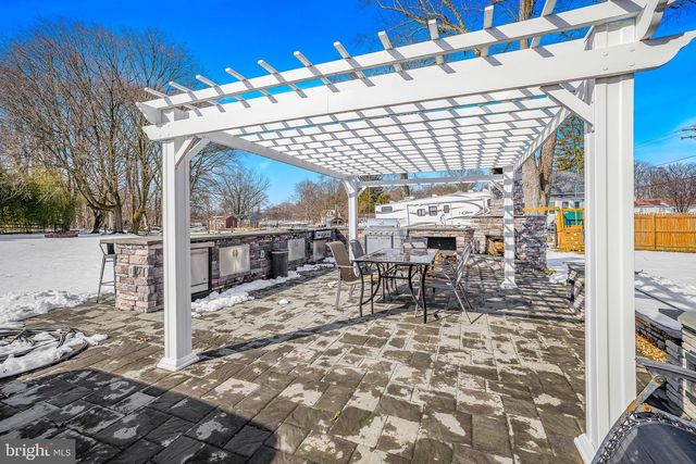 1131 NAAMANS CREEK RD, Garnet Valley, PA 19060