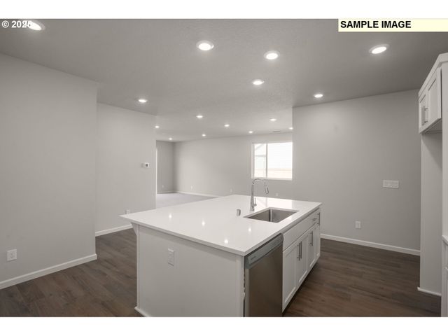 51097 Sw Amsterdam Ln, Scappoose, OR 97056