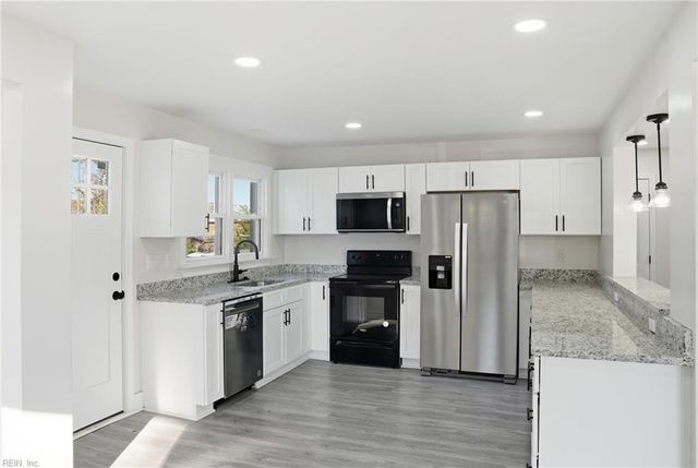 1143 43rd ST, Newport News, VA 23607