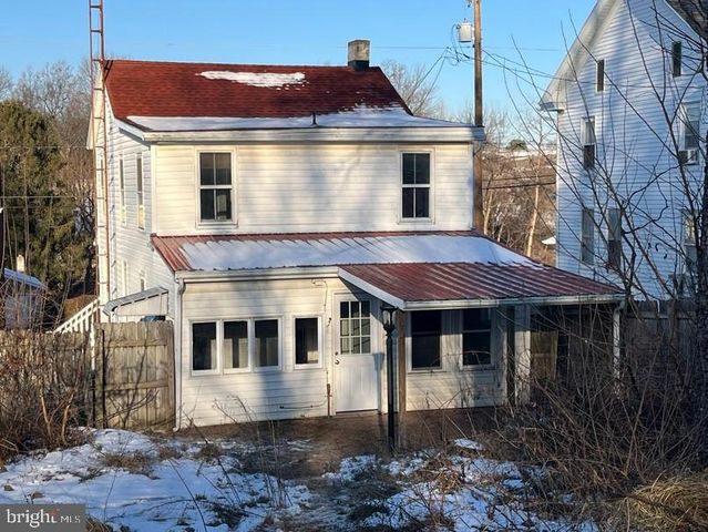 81 MAIN ST, Yorkana, PA 17406