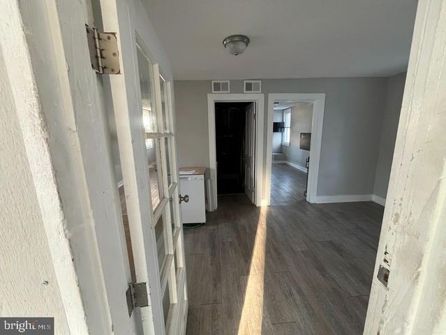 81 MAIN ST, Yorkana, PA 17406