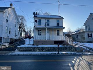 81 MAIN ST, Yorkana, PA 17406