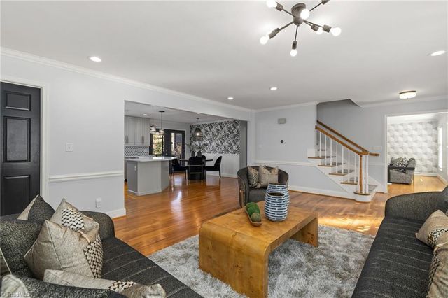 32 Kemp E Road, Greensboro, NC 27410