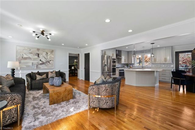 32 Kemp E Road, Greensboro, NC 27410