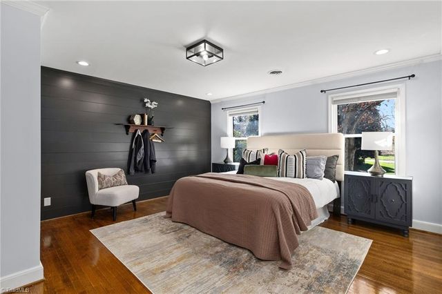 32 Kemp E Road, Greensboro, NC 27410