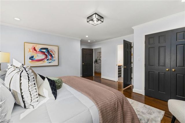 32 Kemp E Road, Greensboro, NC 27410