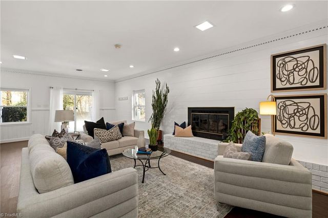 32 Kemp E Road, Greensboro, NC 27410