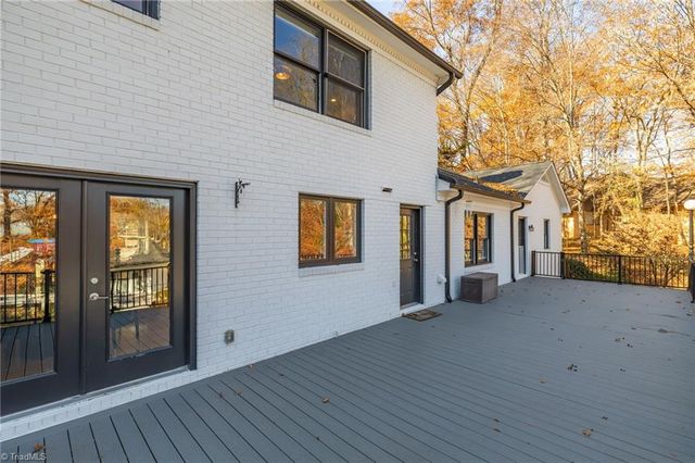 32 Kemp E Road, Greensboro, NC 27410