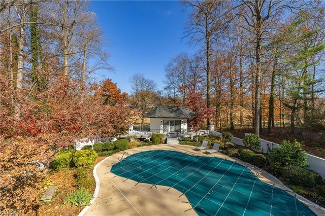 32 Kemp E Road, Greensboro, NC 27410