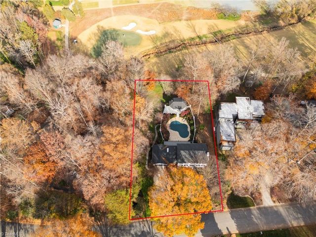 32 Kemp E Road, Greensboro, NC 27410