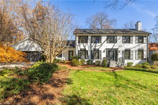 32 Kemp E Road, Greensboro, NC 27410