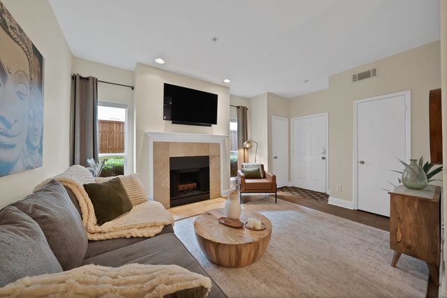 3918 N HALL Street 3, Dallas, TX 75219