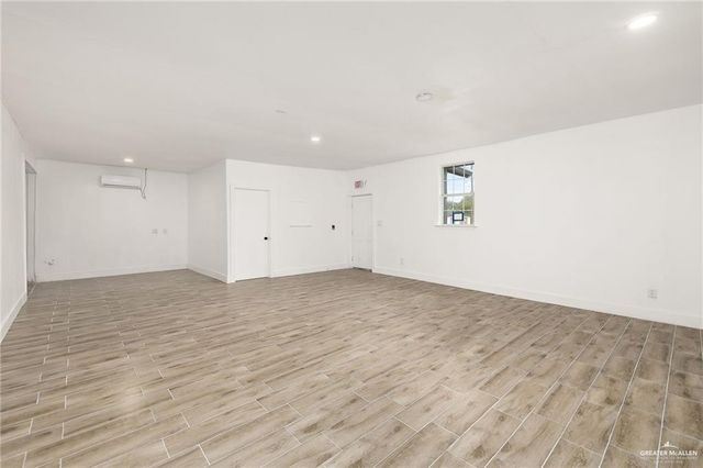 805 E Acacia Avenue, Alamo, TX 78516