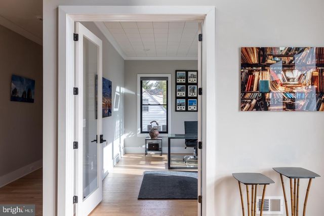 6884 CHURCHILL RD, Mclean, VA 22101