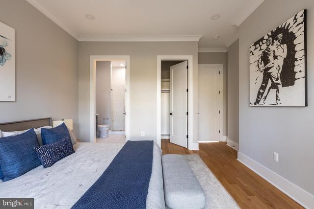 6884 CHURCHILL RD, Mclean, VA 22101
