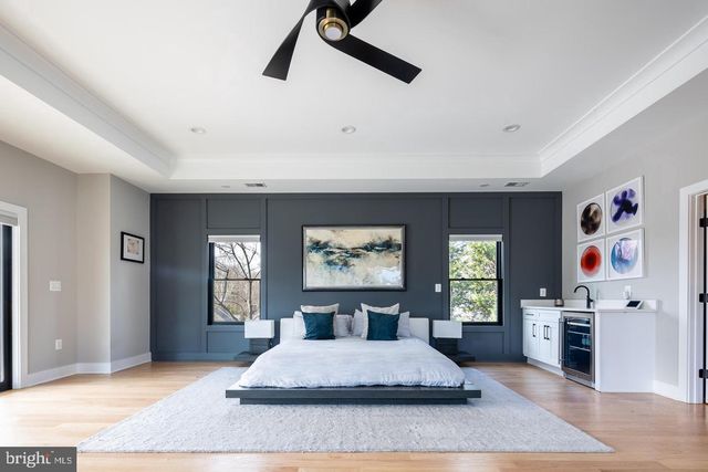 6884 CHURCHILL RD, Mclean, VA 22101