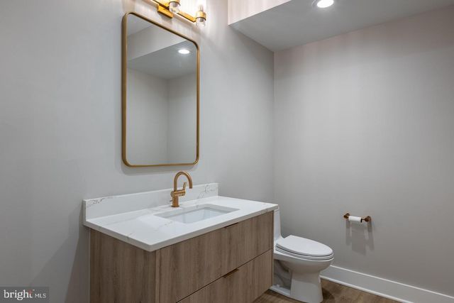 6884 CHURCHILL RD, Mclean, VA 22101
