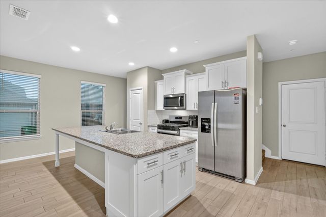 4716 Stunning Pathway, Haltom City, TX 76117