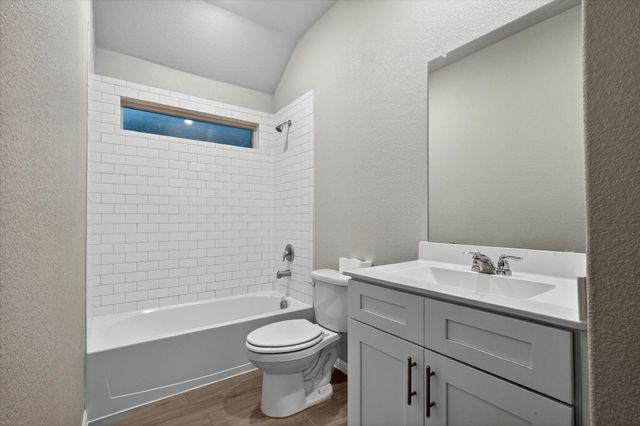 4716 Stunning Pathway, Haltom City, TX 76117
