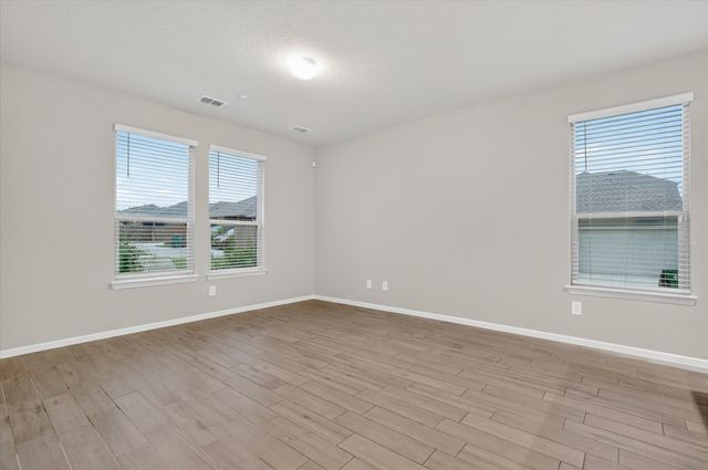 4716 Stunning Pathway, Haltom City, TX 76117