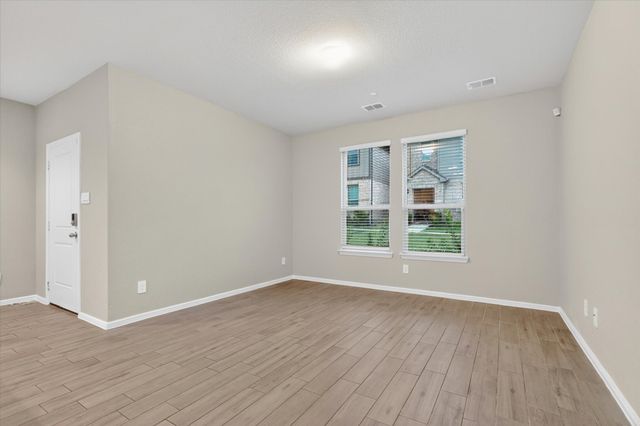 4716 Stunning Pathway, Haltom City, TX 76117
