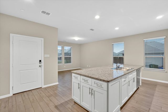 4716 Stunning Pathway, Haltom City, TX 76117