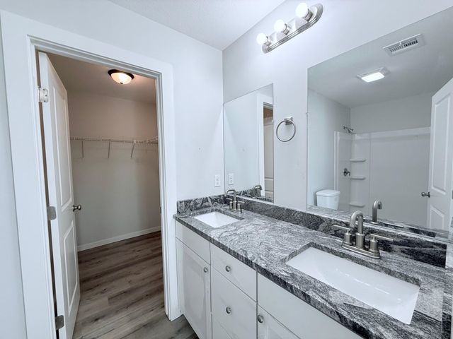 3004 Fountain Dr, Salina, KS 67401