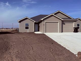 3004 Fountain Dr, Salina, KS 67401