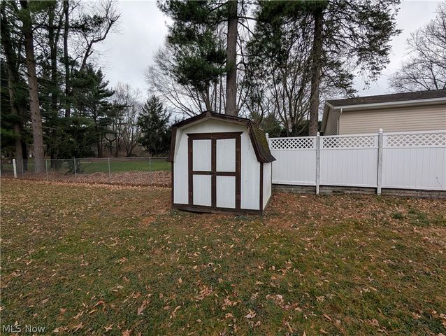 1294 Cherry Lane, Uniontown, OH 44685