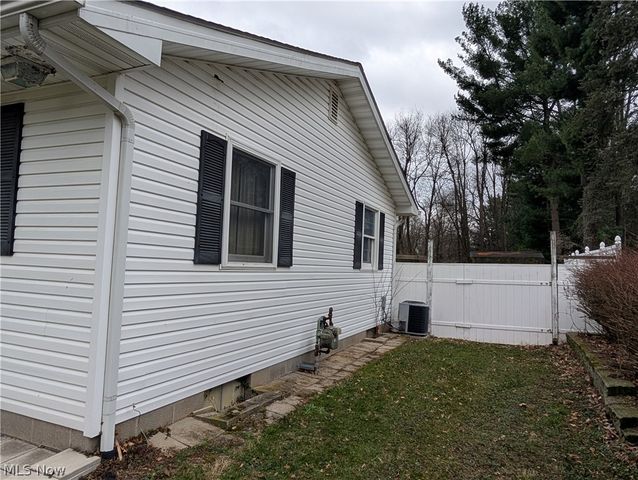 1294 Cherry Lane, Uniontown, OH 44685