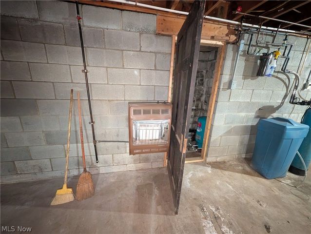 1294 Cherry Lane, Uniontown, OH 44685