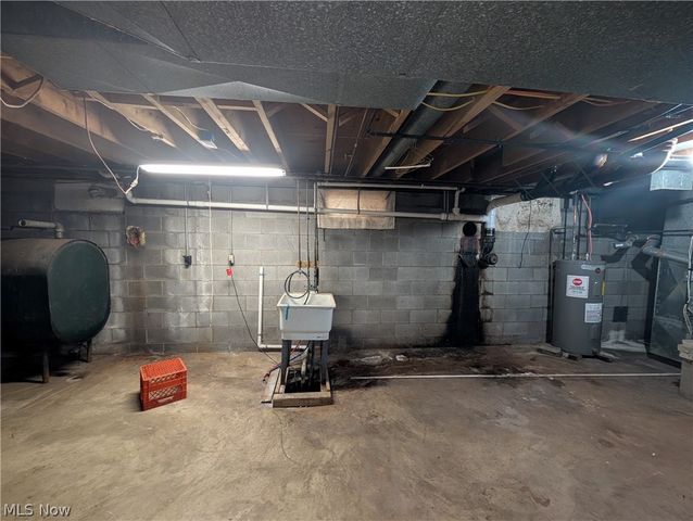 1294 Cherry Lane, Uniontown, OH 44685