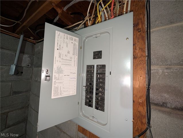 1294 Cherry Lane, Uniontown, OH 44685