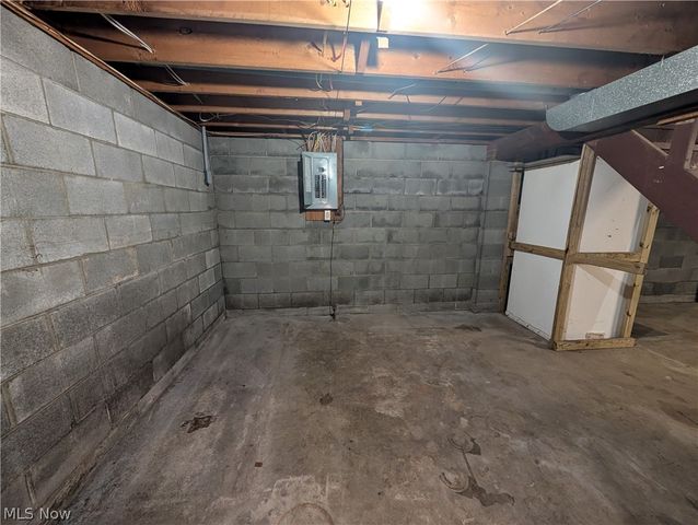 1294 Cherry Lane, Uniontown, OH 44685