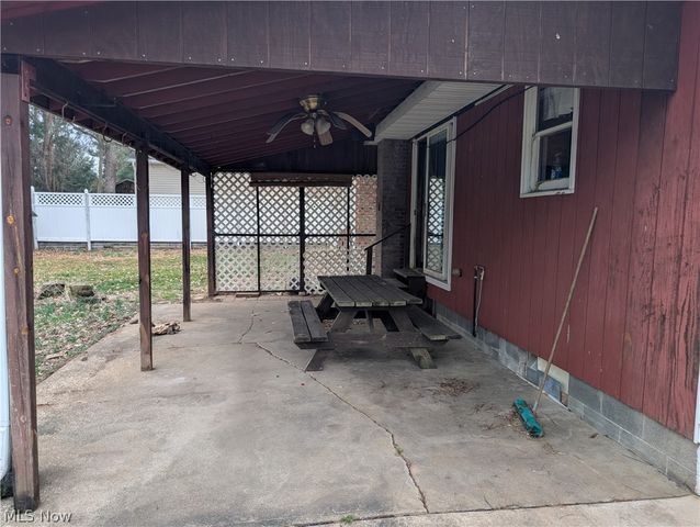 1294 Cherry Lane, Uniontown, OH 44685