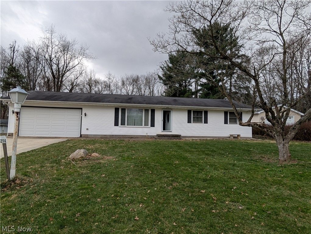 1294 Cherry Lane, Uniontown, OH 44685