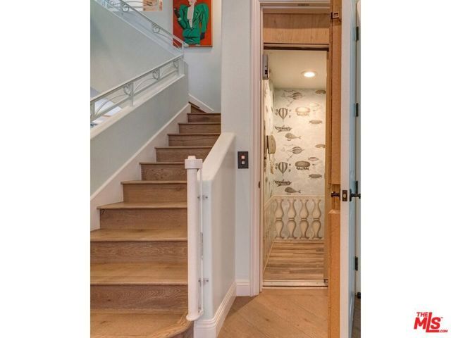 129 Channel Pointe Mall, Marina Del Rey, CA 90292