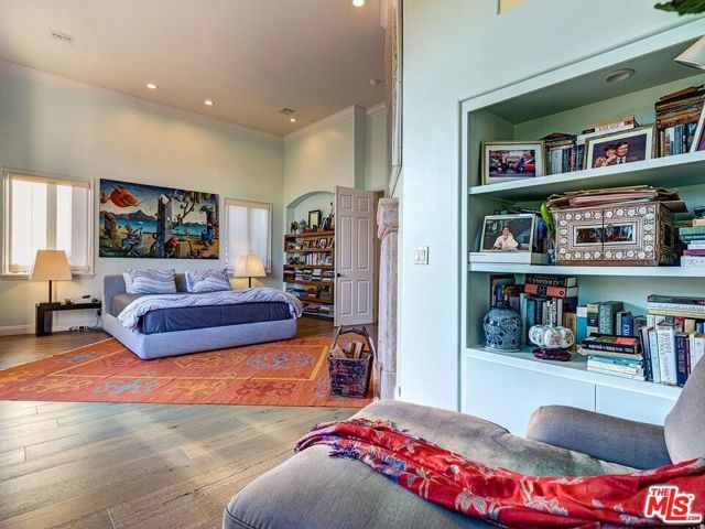 129 Channel Pointe Mall, Marina Del Rey, CA 90292