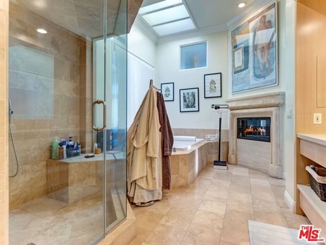 129 Channel Pointe Mall, Marina Del Rey, CA 90292