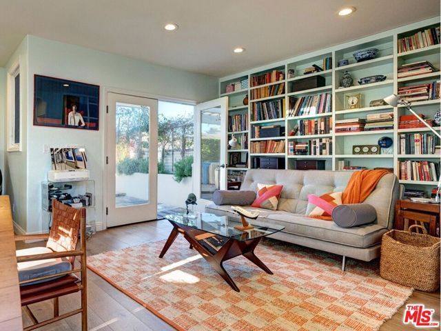 129 Channel Pointe Mall, Marina Del Rey, CA 90292