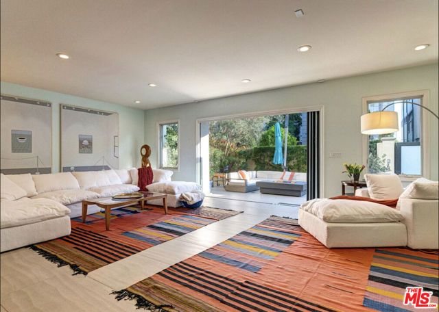 129 Channel Pointe Mall, Marina Del Rey, CA 90292