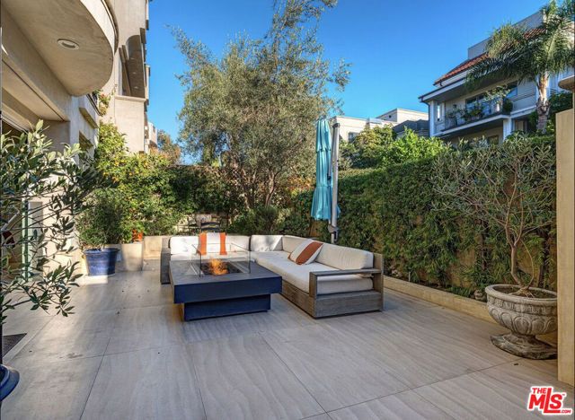 129 Channel Pointe Mall, Marina Del Rey, CA 90292