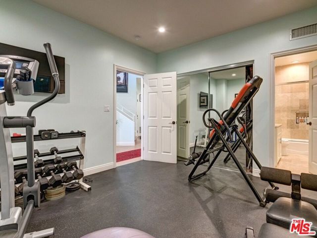 129 Channel Pointe Mall, Marina Del Rey, CA 90292