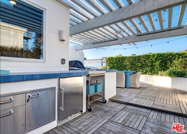 129 Channel Pointe Mall, Marina Del Rey, CA 90292