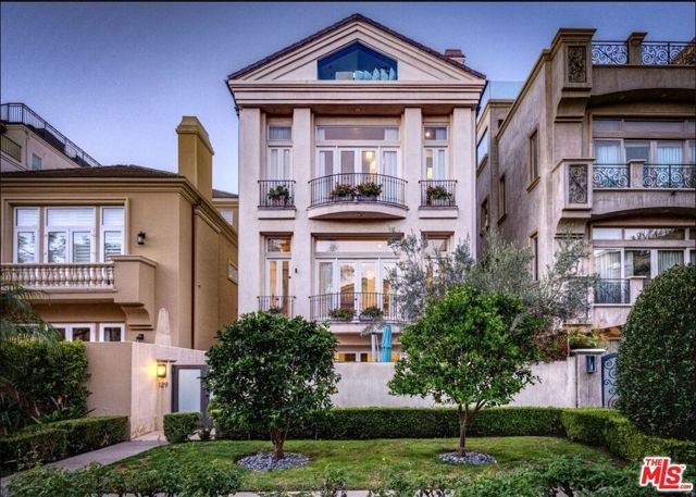 129 Channel Pointe Mall, Marina Del Rey, CA 90292