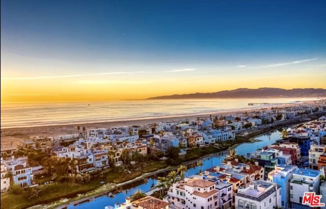 129 Channel Pointe Mall, Marina Del Rey, CA 90292